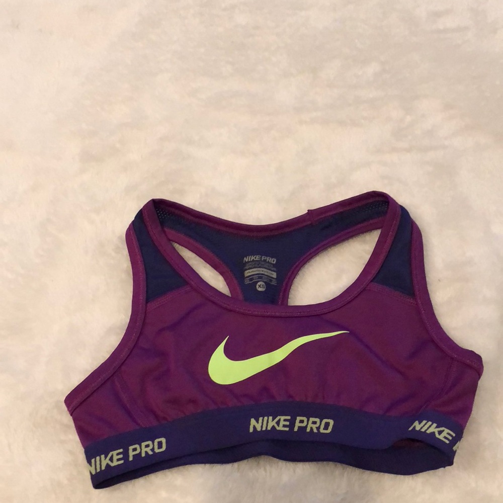 Girls Nike sports bra XS